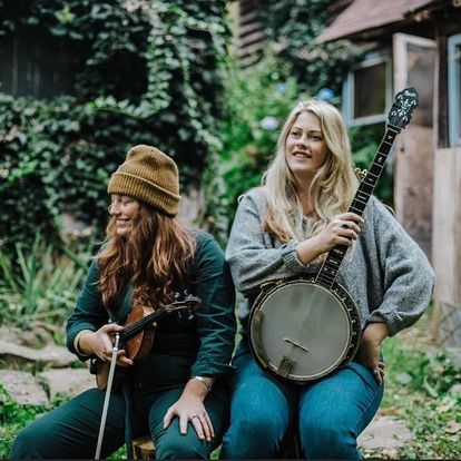 The Local Honeys Answer 5 Questions with Ditty TV.