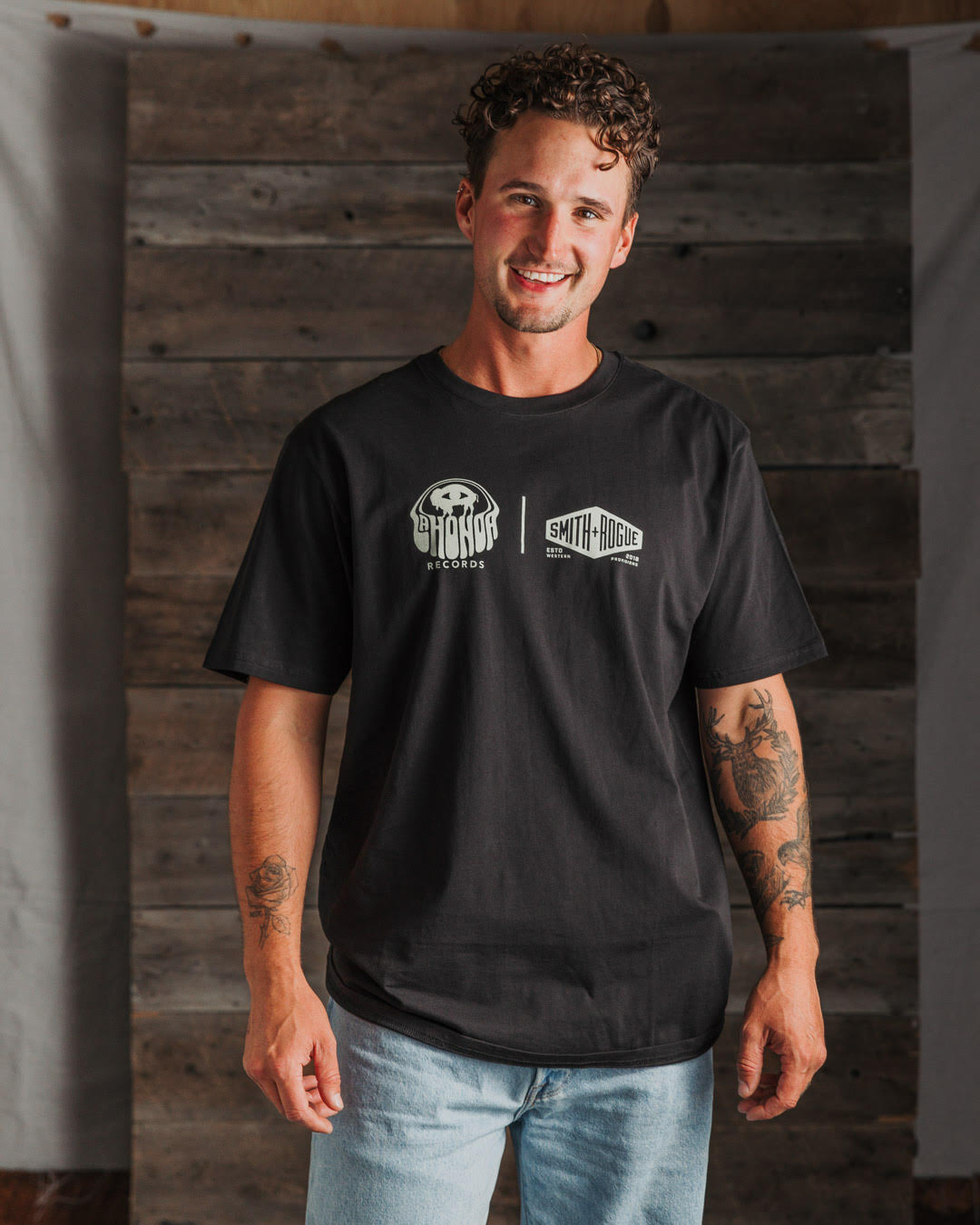   ジョングク　ロゴバッジTee ピートブラックMサイズ Logo Collection Black Tee – La Honda Records